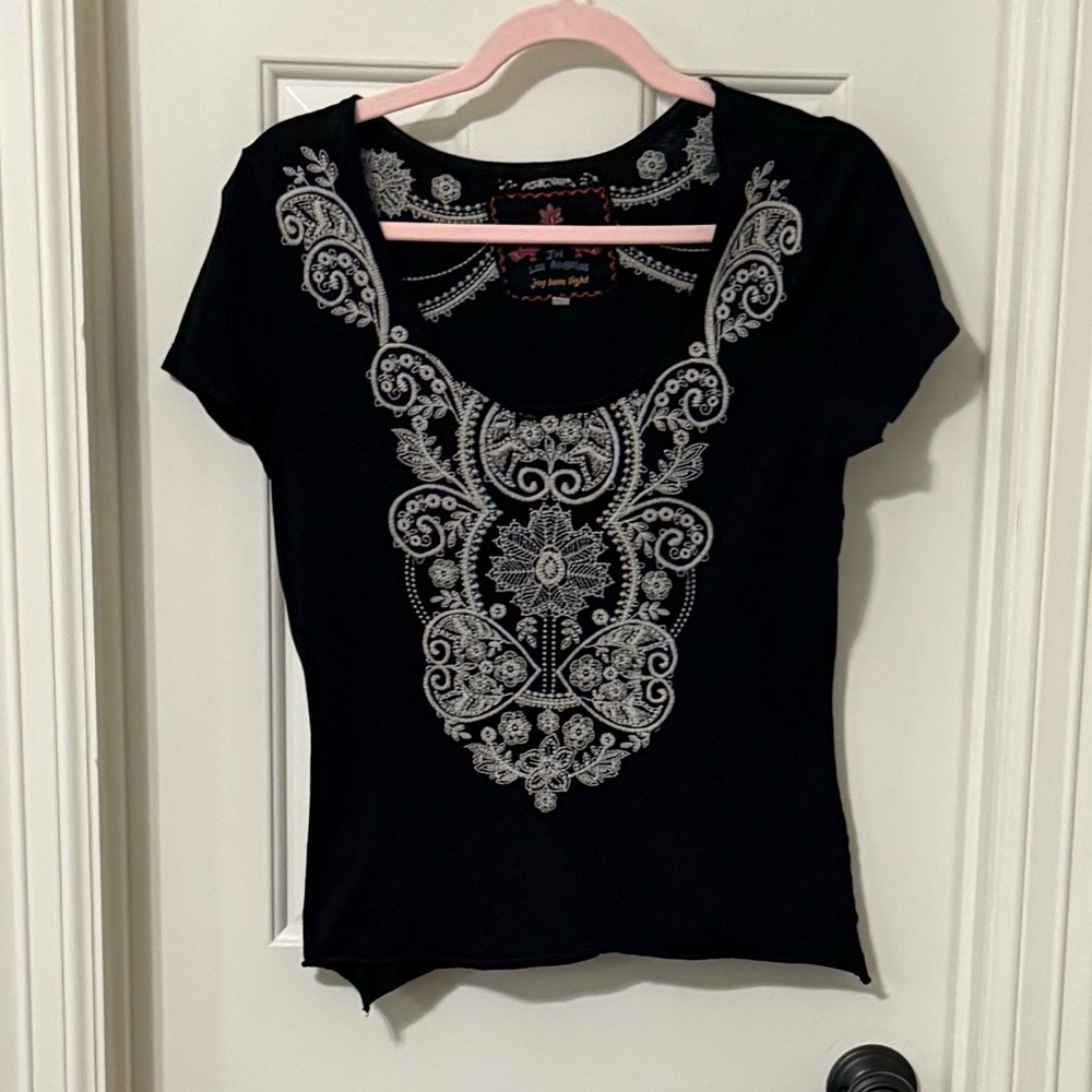 Johnny Was Black Fitted Short Sleeve T-Shirt with Embellished Design